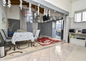 Sala da pranzo - Semi-detached house Via Porto Salvo
 
123, Acireale - photo 12