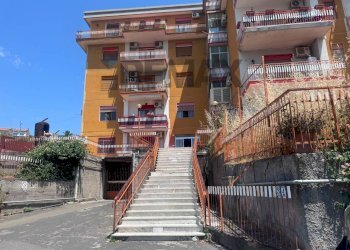 Edificio all\'aperto - Trilocale Corso Dei Mille
 
34, Catania - foto 1