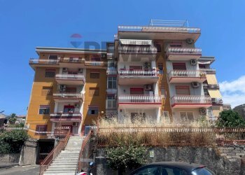 Edificio all\'aperto - Trilocale Corso Dei Mille
 
34, Catania - foto 2