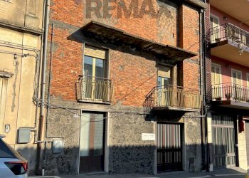 Edificio all\'aperto - Casa indipendente Via Vittorio Emanuele III
 
302, Belpasso - foto 4