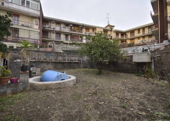 Edificio all\'aperto - Casa indipendente Vicolo Casutto
 
12, Catania - foto 2