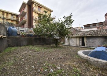 Giardino - Casa indipendente Vicolo Casutto
 
12, Catania - foto 3