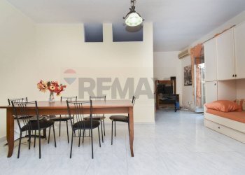 Sala da pranzo - Casa indipendente Vicolo Casutto
 
12, Catania - foto 11
