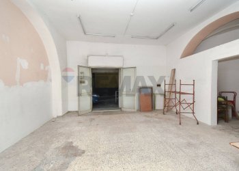 Stanza vuota - Negozio Via Galermo
64, Catania - foto 17