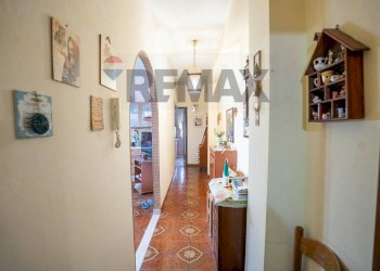 Hall / corridoio - Trilocale Via Delle Robinie
 
4, Catania - foto 7
