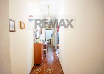 Hall / corridoio - Trilocale Via Delle Robinie
 
4, Catania - foto 13