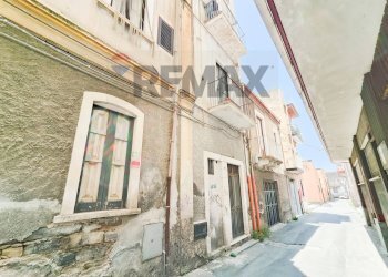 Edificio all\'aperto - Casa indipendente VIA MAENZA
 
14, Paterno - foto 1