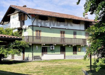 Casa all\'aperto - Casa indipendente Località  grangia pol
 
9, Robassomero - foto 2