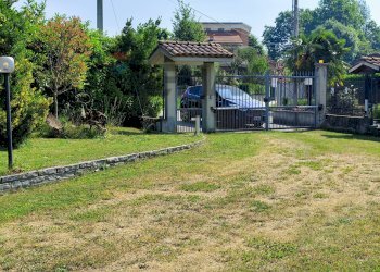Giardino - Casa indipendente Località  grangia pol
 
9, Robassomero - foto 10