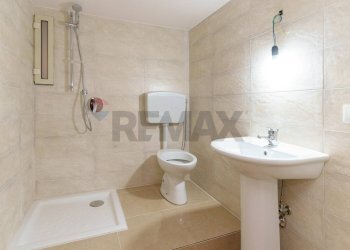 Bagno - Bilocale Via Pietro Novelli
 
37, Catania - foto 24