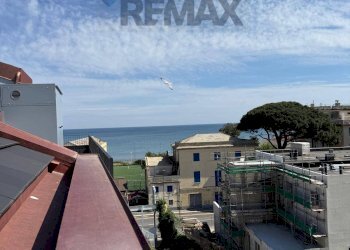 Edificio all\'aperto - Attico Via Nizza
 
8, Savona - foto 15