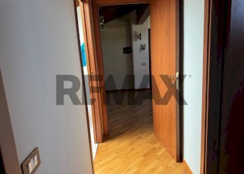 Hall / corridoio - Trilocale Via Contradello
 
8, Curno - foto 27