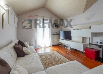 Soggiorno - Three-room apartment via Silvio Pellico
 
52, Bernareggio - photo 2