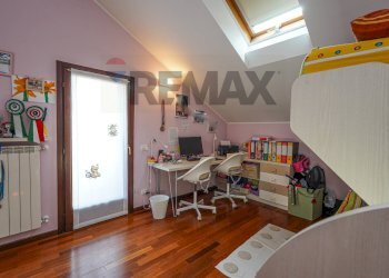 Camera / camera da letto - Three-room apartment via Silvio Pellico
 
52, Bernareggio - photo 10
