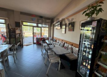Sala da pranzo - Attività Commerciale via Ghidini
13, Ghisalba - foto 8