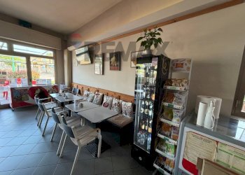 Sala da pranzo - Attività Commerciale via Ghidini
13, Ghisalba - foto 9