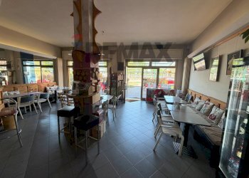 Sala da pranzo - Attività Commerciale via Ghidini
13, Ghisalba - foto 14