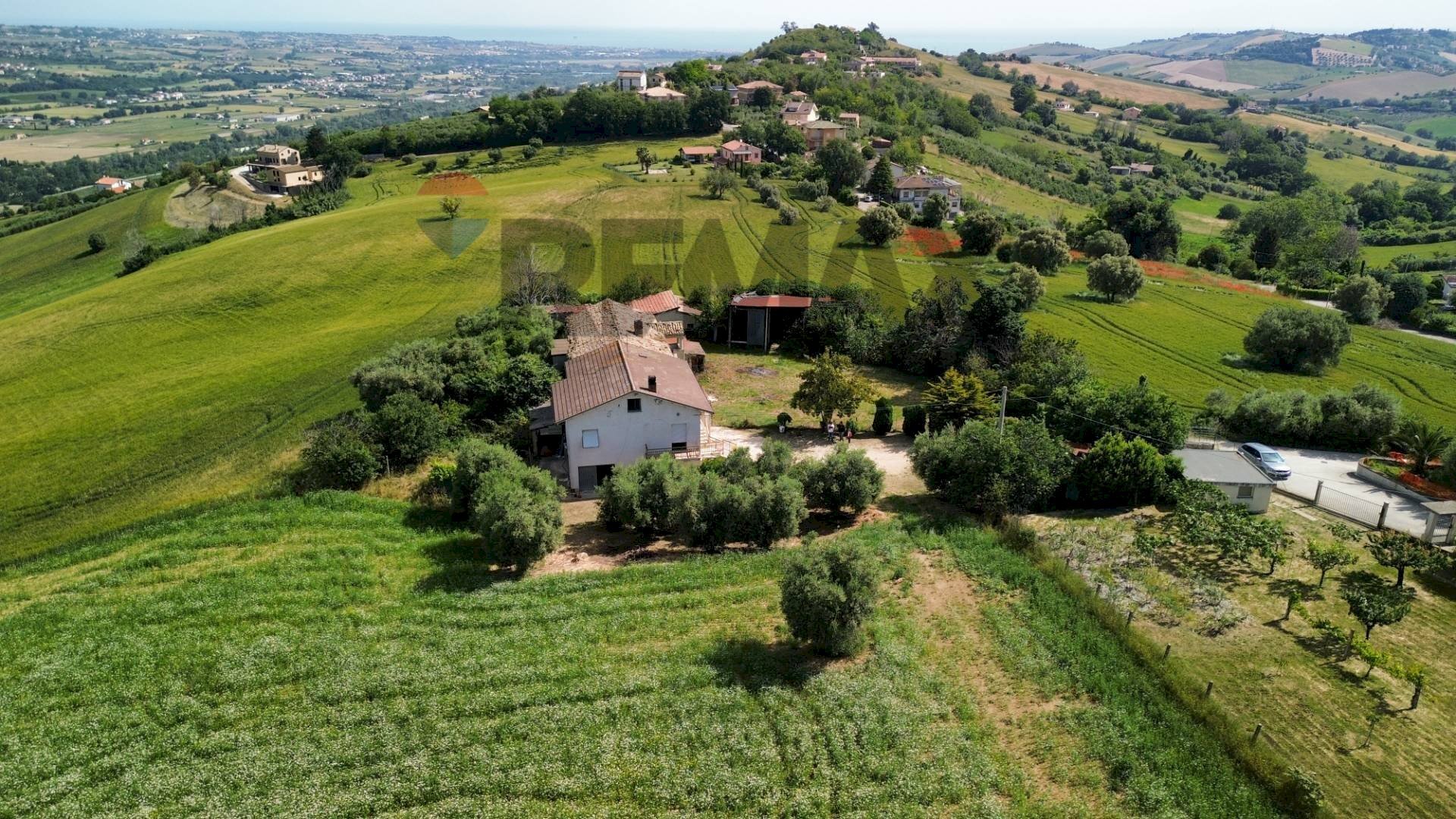 Vista delle montagne - Semi-detached house Contrada Bore Di Tenna
 
50, Fermo - photo 1