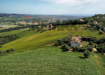 Vista delle montagne - Semi-detached house Contrada Bore Di Tenna
 
50, Fermo - photo 4