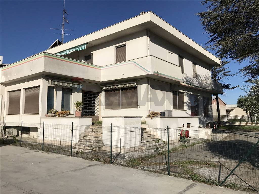 Casa all\'aperto - Capannone Falconara Marittima - foto 2