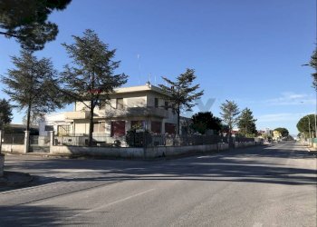 Edificio all\'aperto - Capannone Falconara Marittima - foto 5