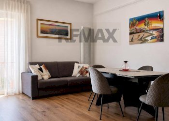 Sala da pranzo - Quadrilocale Via Giovanni Gervasoni
 
16, Ancona - foto 9