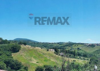 Vista delle montagne - Quadrilocale Via Giovanni Gervasoni
 
16, Ancona - foto 29