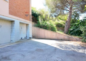 ingresso garage - Quadrilocale Via Giovanni Gervasoni
 
16, Ancona - foto 30