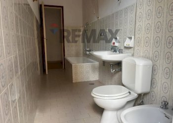 Bagno - Two-room apartment Via Matteotti
 
23, Tortona - photo 8
