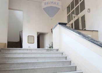 Scale - Two-room apartment via Porta Pertusi
 
20, Pavia - photo 12