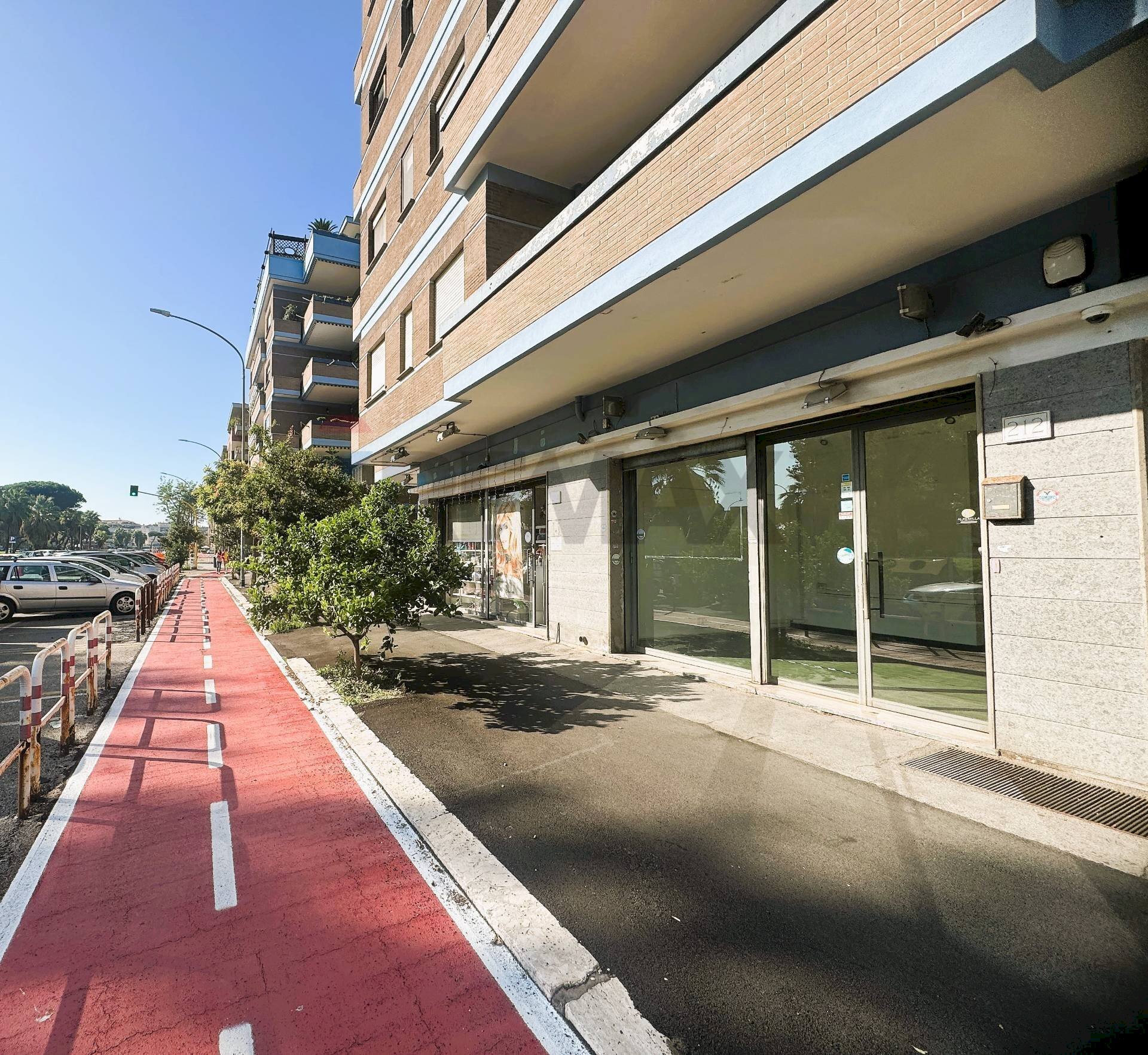 Edificio all\'aperto - Commercial Premises Via Isole Del Capo Verde
 
212, Roma - photo 1