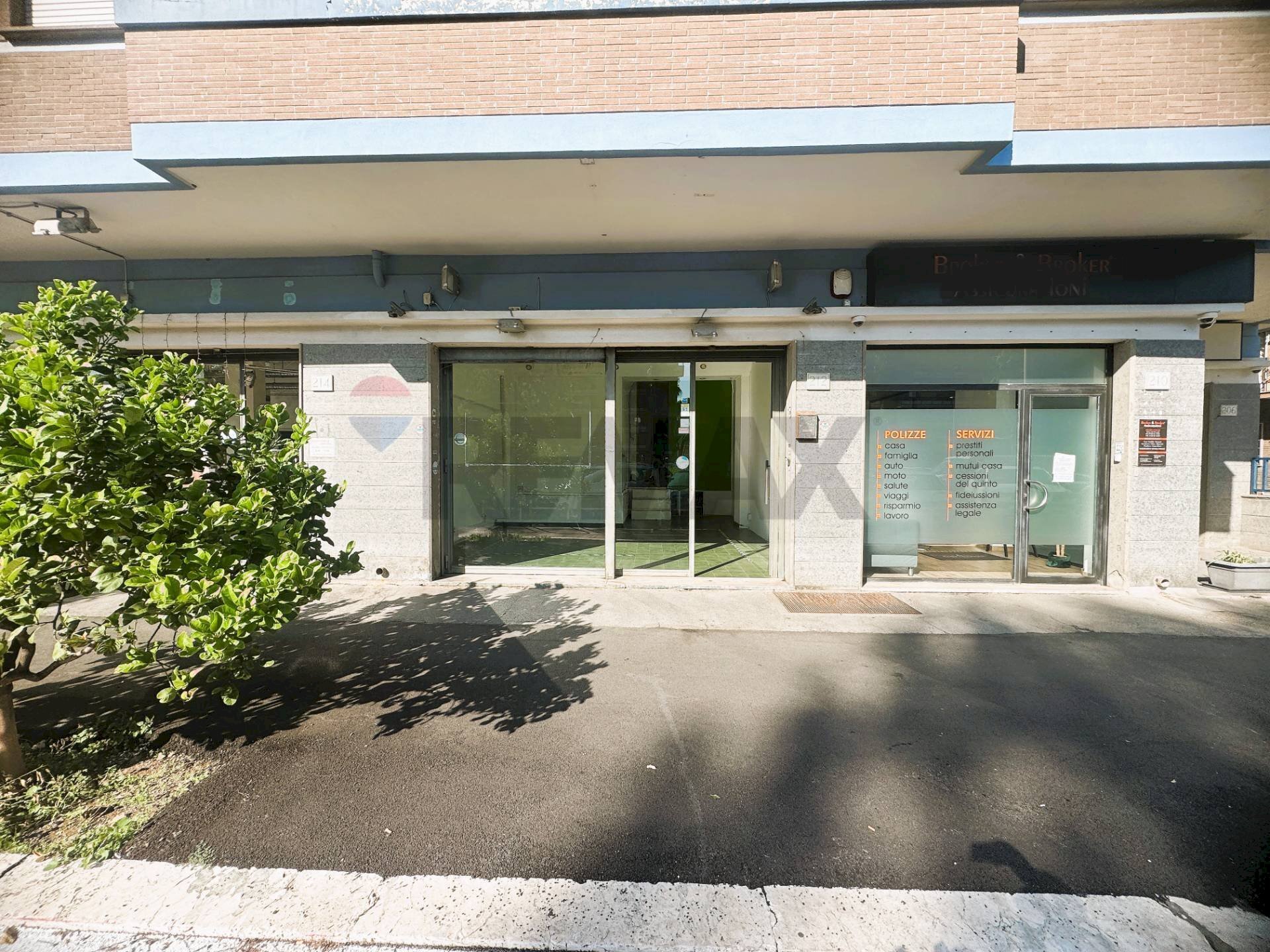 Edificio all\'aperto - Commercial Premises Via Isole Del Capo Verde
212, Roma - photo 3