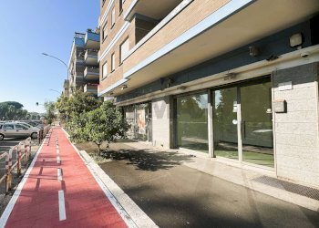 Edificio all\'aperto - Commercial Premises Via Isole Del Capo Verde
212, Roma - photo 1