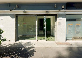 Edificio all\'aperto - Commercial Premises Via Isole Del Capo Verde
212, Roma - photo 4