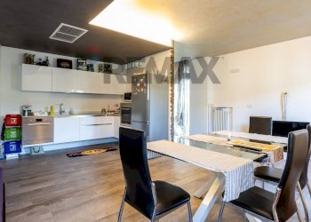 Sala da pranzo - Four-room apartment Via Filzi
 
1, Salsomaggiore Terme - photo 33