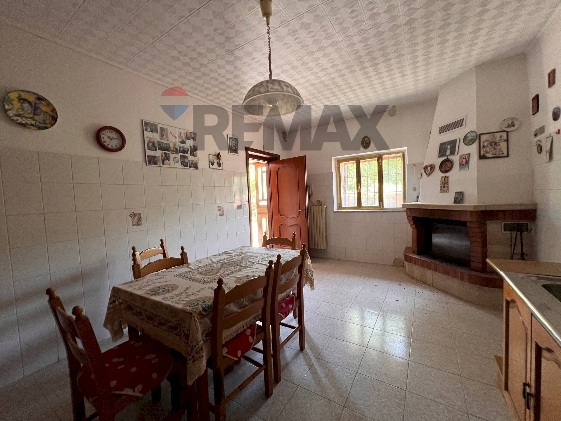 Sala da pranzo - Independent house C/da Pescare
snc, Fragneto Monforte - photo 3