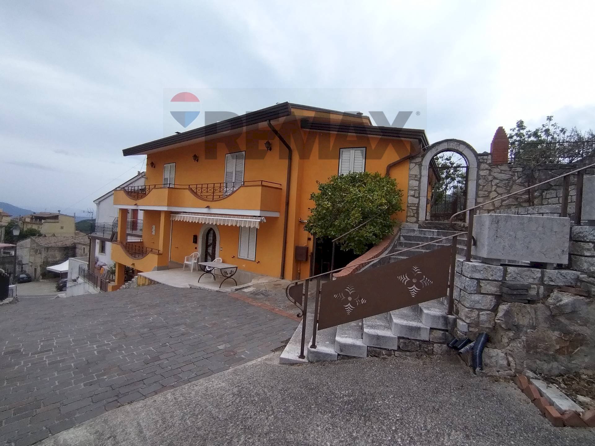 Casa all\'aperto - Casa semi indipendente PIAZZA CROCI
 
44, San Lupo - foto 2