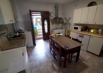 Cucina - Casa semi indipendente PIAZZA CROCI
 
44, San Lupo - foto 10