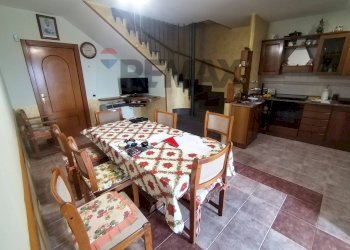 Sala da pranzo - Casa semi indipendente PIAZZA CROCI
 
44, San Lupo - foto 11