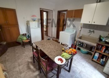 Sala da pranzo - Casa semi indipendente PIAZZA CROCI
 
44, San Lupo - foto 14