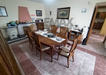 Sala da pranzo - Casa semi indipendente PIAZZA CROCI
 
44, San Lupo - foto 17