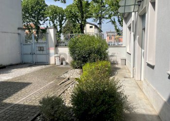 Giardino - Bilocale via Foscolo
17, Busto Arsizio - foto 22