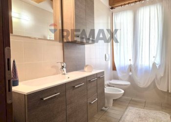 Bagno - Three-room apartment Via Cal Di Zoc
1, Valdobbiadene - photo 18