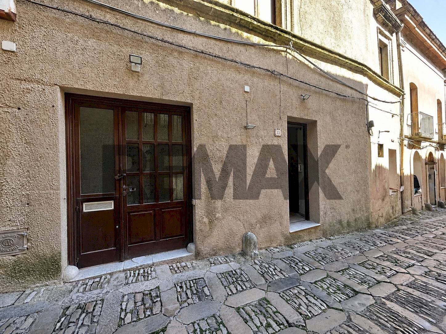 Casa all\'aperto - Commercial Premises via Tommaso Guarrasi
 
13-15, Erice - photo 1