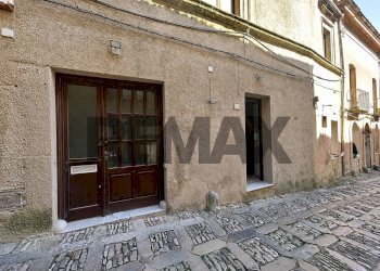 Casa all\'aperto - Commercial Premises via Tommaso Guarrasi
 
13-15, Erice - photo 1