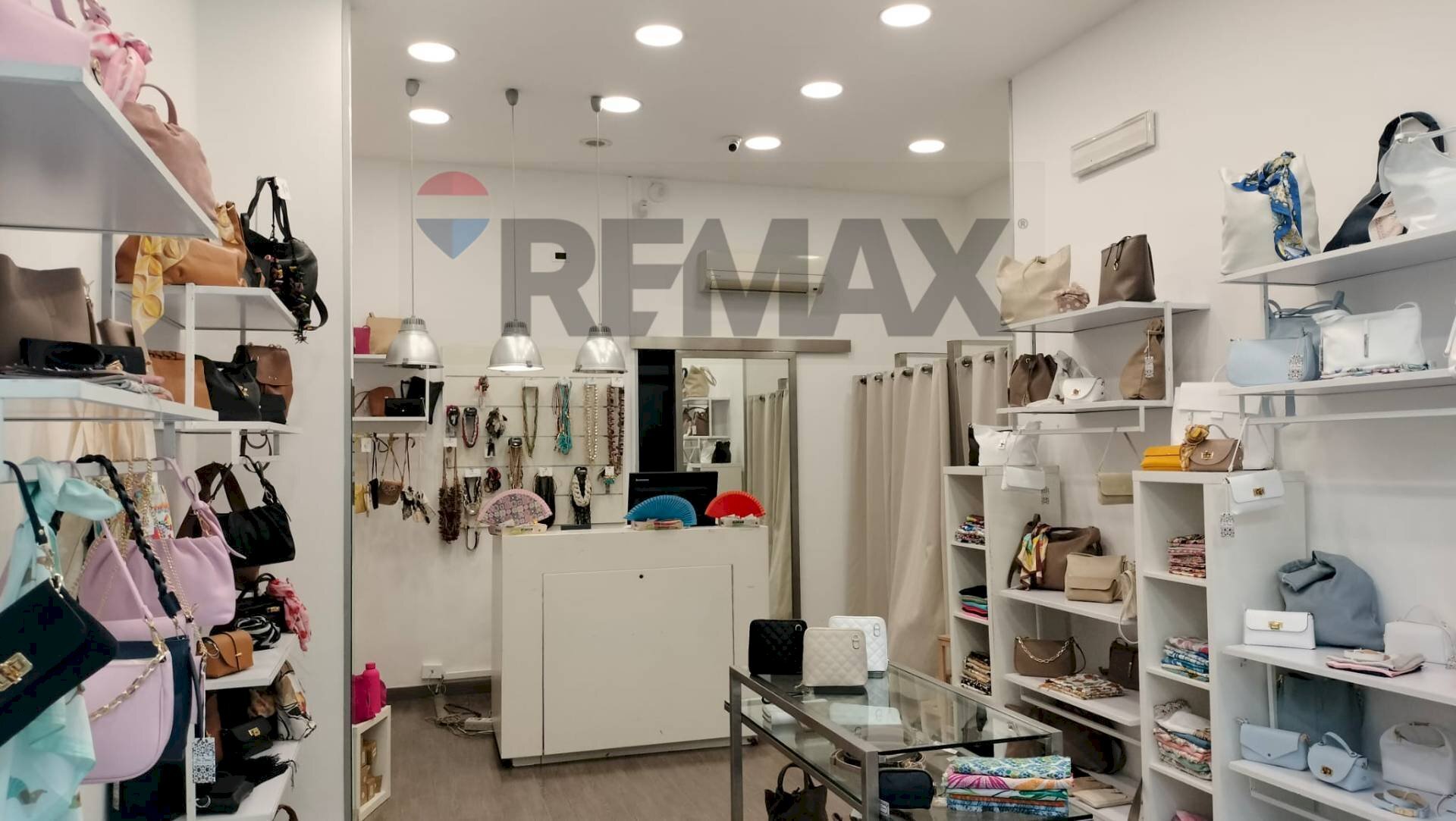 Dispensa di stoccaggio - Shop via Terrasanta
108/A, Palermo - photo 3