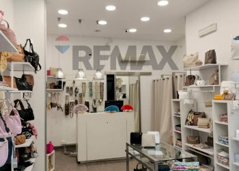 Cabina armadio - Shop via Terrasanta
108/A, Palermo - photo 4