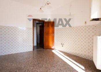 Stanza vuota - Three-room apartment via Ponticello
 
16, Crispiano - photo 5