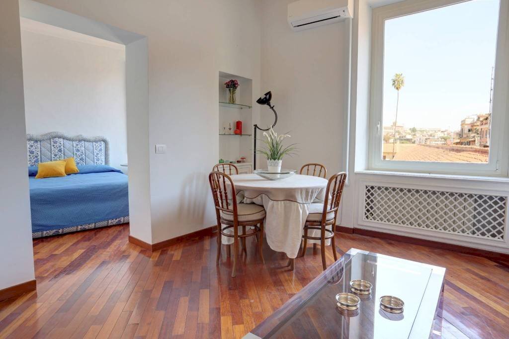 Salone - Two-room apartment via di San Teodoro, 2, Roma (neighborhood Centro Storico) - photo 2
