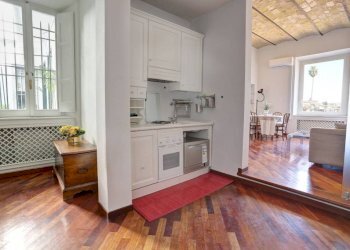 Cucina - Two-room apartment via di San Teodoro, 2, Roma (neighborhood Centro Storico) - photo 8
